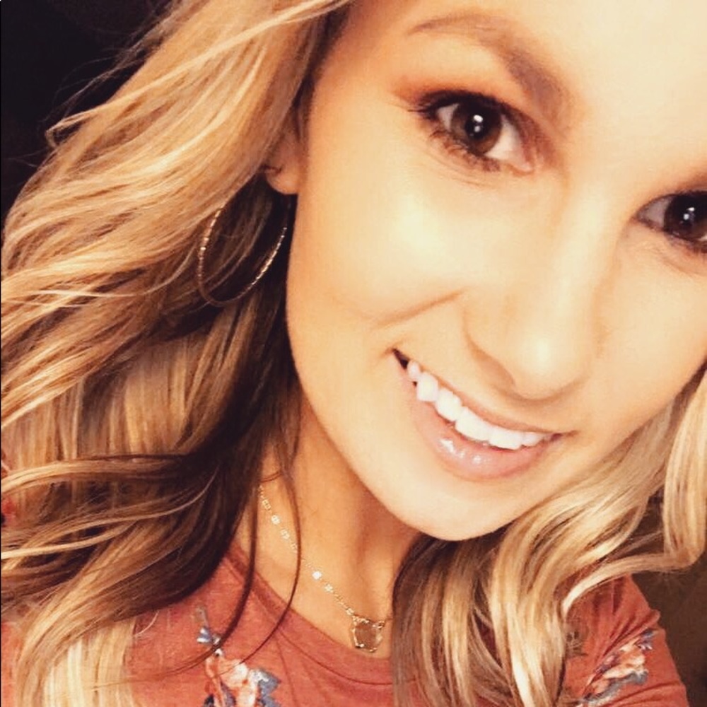 Meet your Posher, Brittni